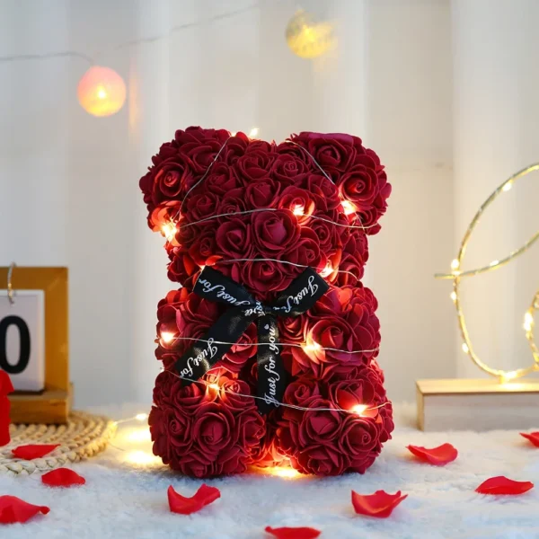 Urso de Rosas com Luz 25cm + Caixa Presente – Presente Romântico para Namorada, Aniversário, Casamento ou Dia das Mães - Imagem 20
